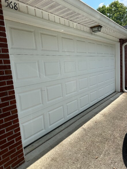 Building Photo - 568 Brookshire Way