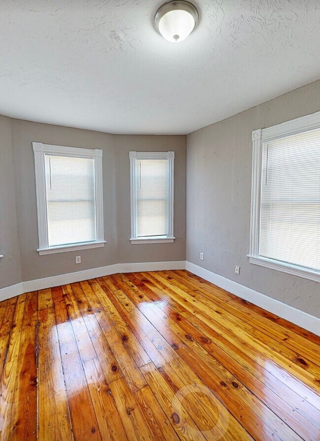 Building Photo - 159-161 Millbury St