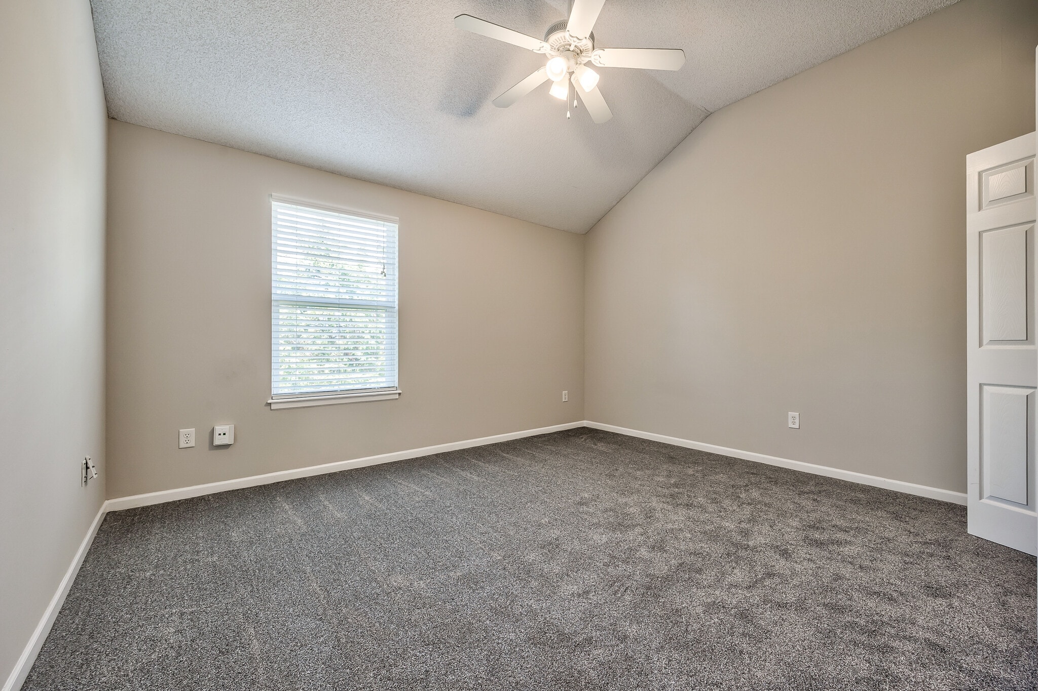 3rd bedroom upstairs with vaulted ceiling - 22810 West 71st Terrace