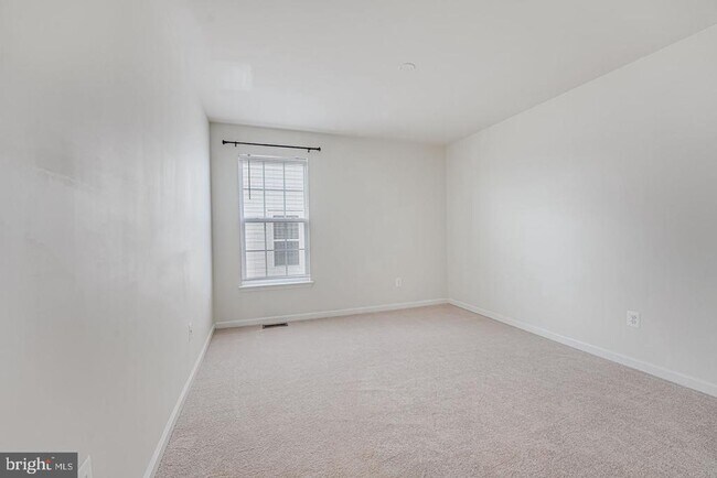 Building Photo - 317 Foxglove Way