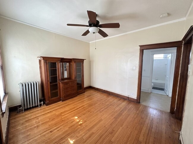 Building Photo - 4824 Hutchinson