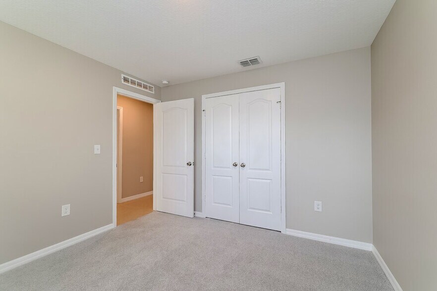 Building Photo - 246 Hyacinth Ct