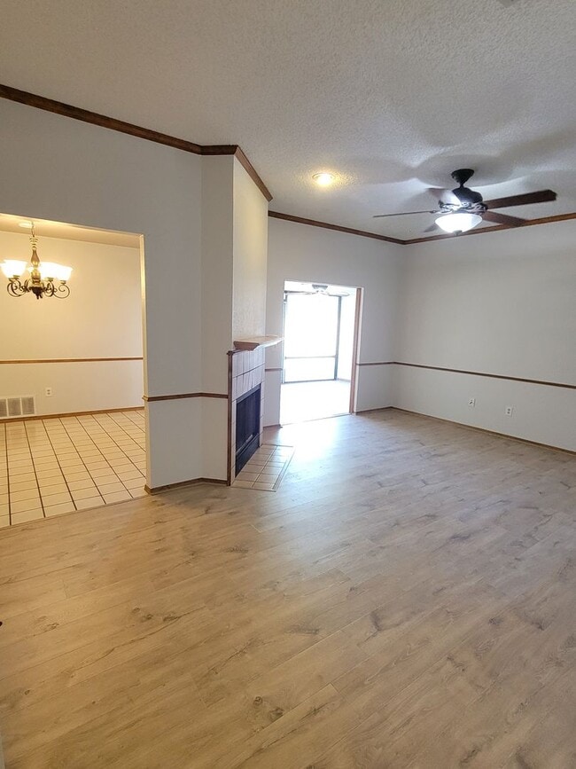 Building Photo - 6903 Michelle Dr