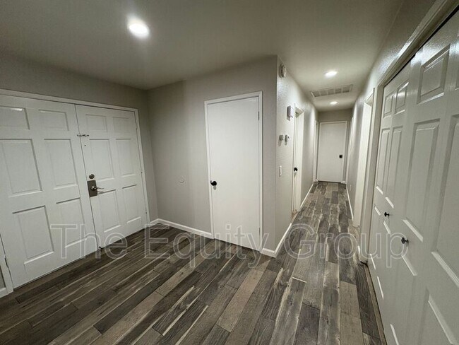 Building Photo - 1937 Chinowth St