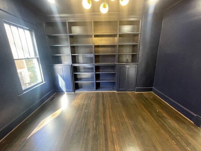 Building Photo - 4 Bd 3 Ba House