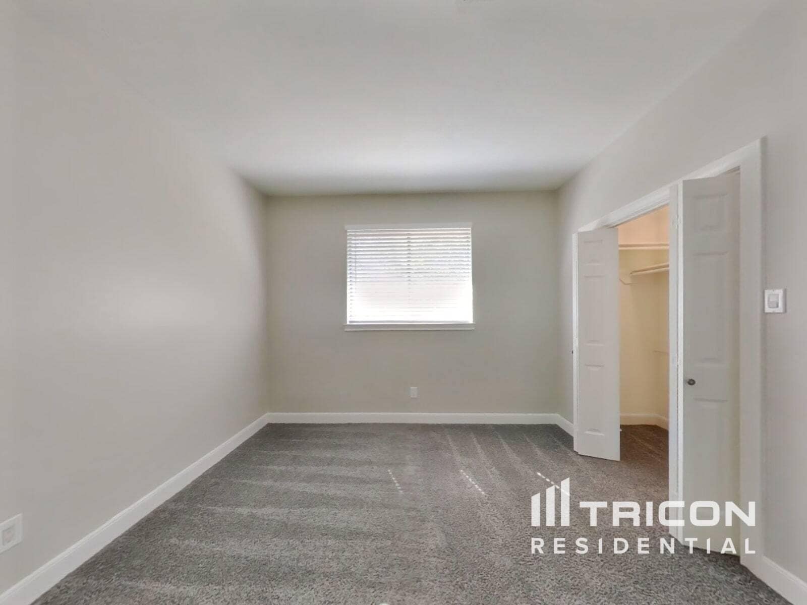 Building Photo - 7411 Las Brisas Dr