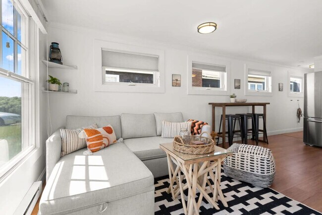 Building Photo - 1611 NH-1A