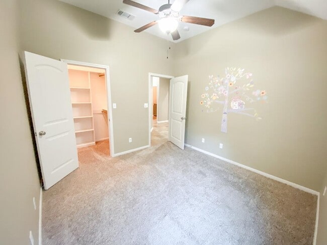 Building Photo - 113 Terravista Trl