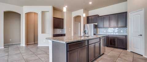 Building Photo - 2025 Lake Vista Dr