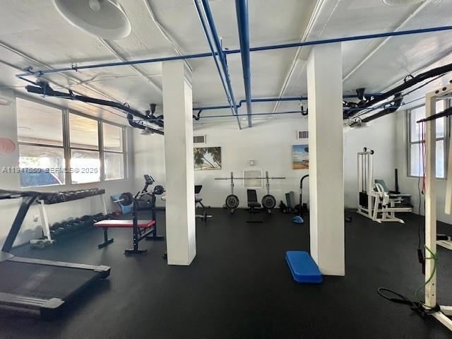 Building Photo - 2016 Bay Dr