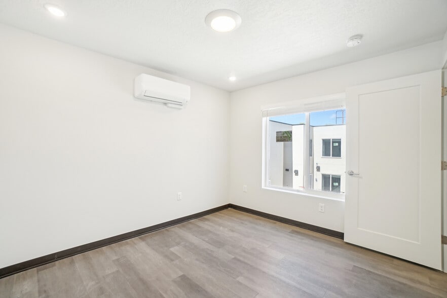 Building Photo - 1326 S 500 E