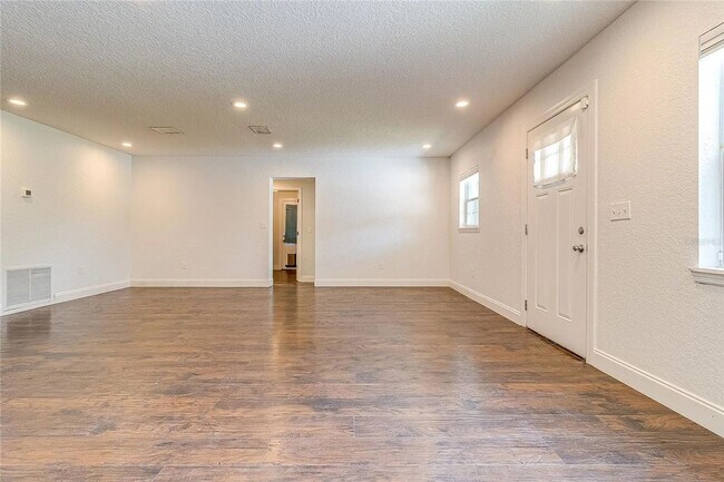 Building Photo - Charming 4BR House in Altamonte Springs