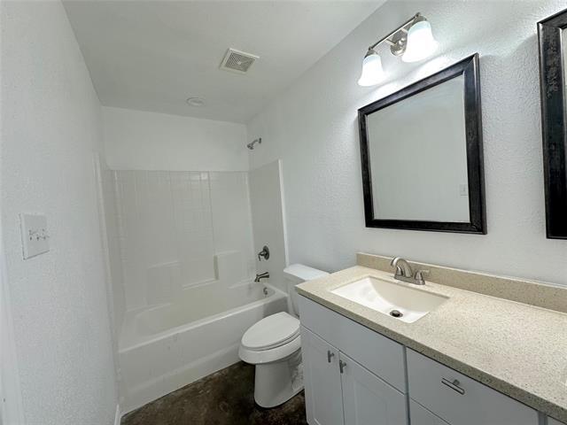 Building Photo - 108 W Adams St