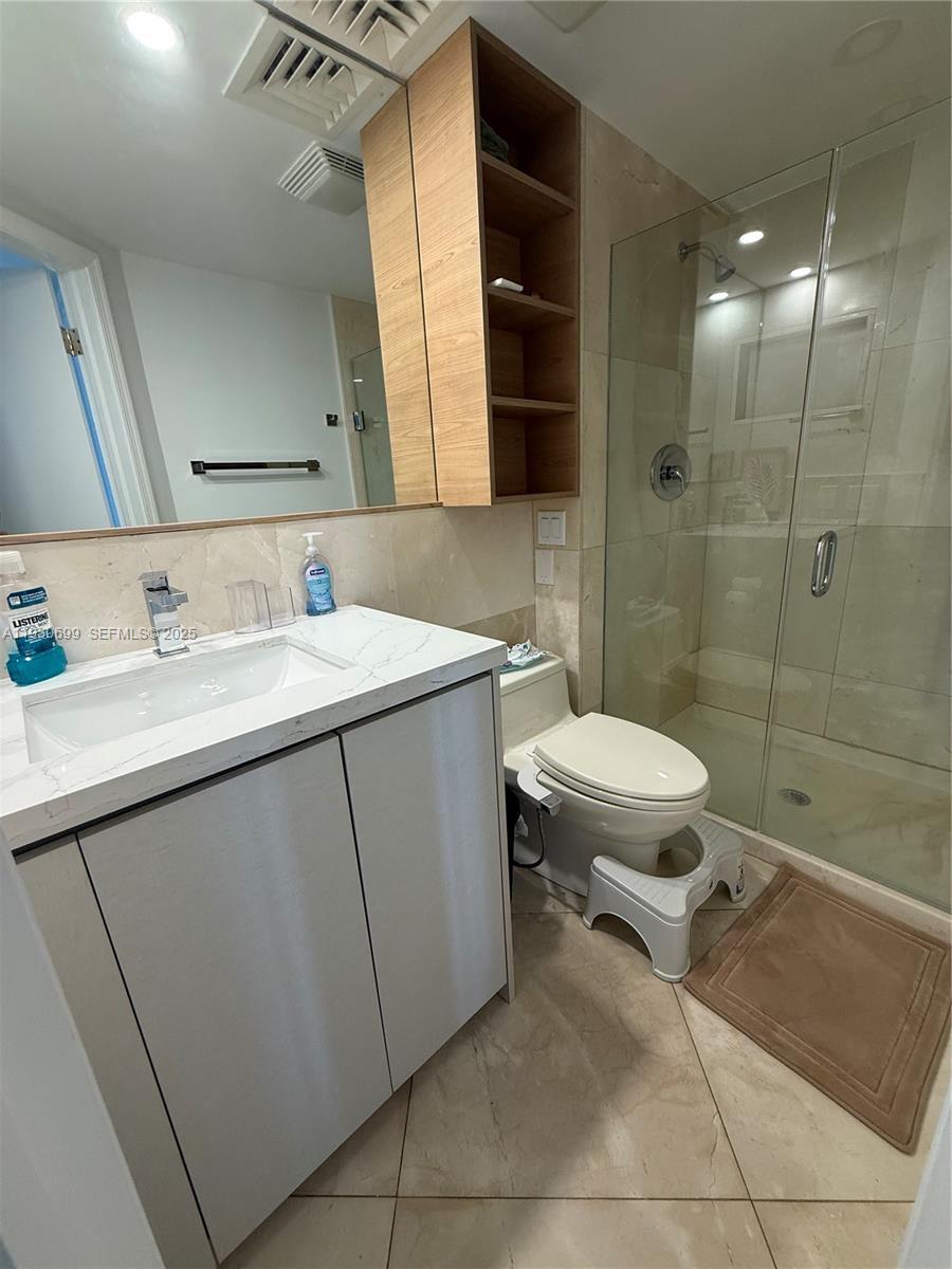 Building Photo - 3610 Yacht Club Dr