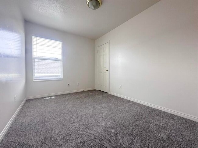 Building Photo - 327 N 270 W