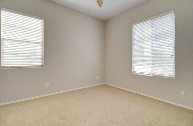 Building Photo - 4120 E Donato Dr