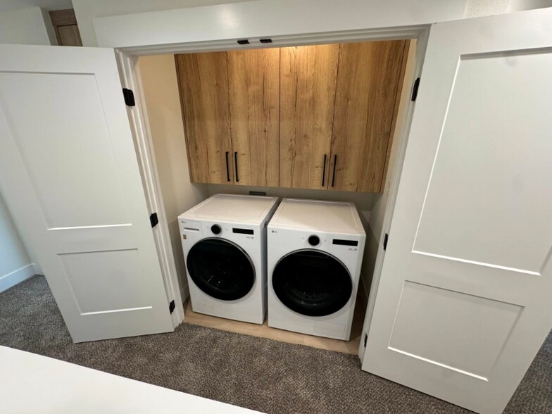 Building Photo - 3915 E 27th Ave