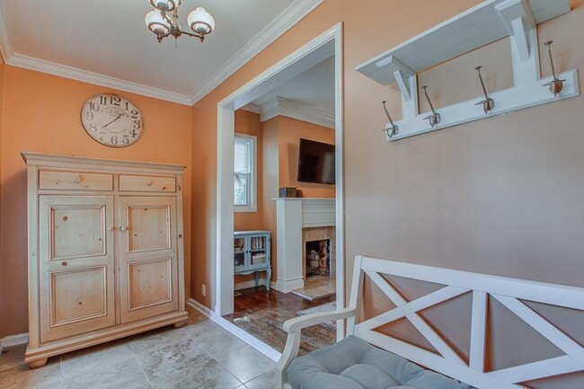 Building Photo - Cute home in Easy Nash w/fenced in yard