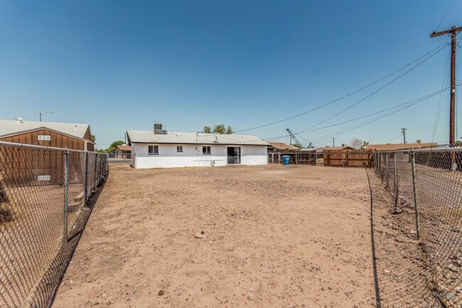 Building Photo - 4641 S 17th Pl