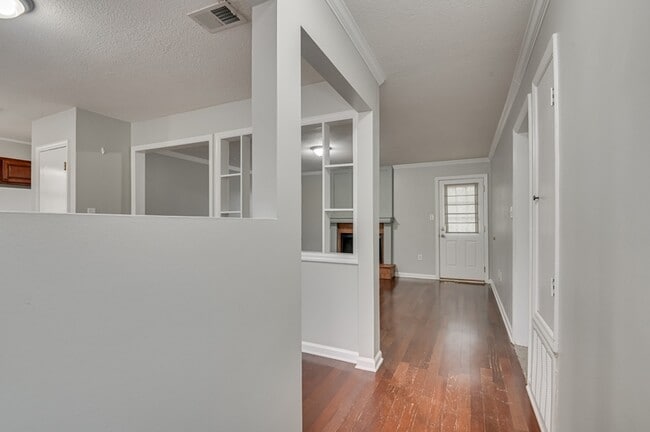 Building Photo - 2919 Cable Way