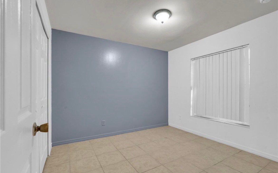 Building Photo - 4510 30th St SW