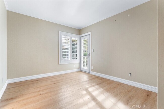 Building Photo - 24832 Los Gatos Dr