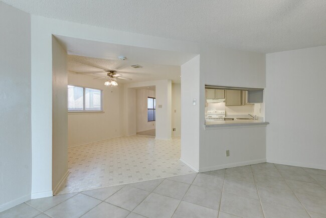Building Photo - Spacious Single-Story Living in Meadow Brook