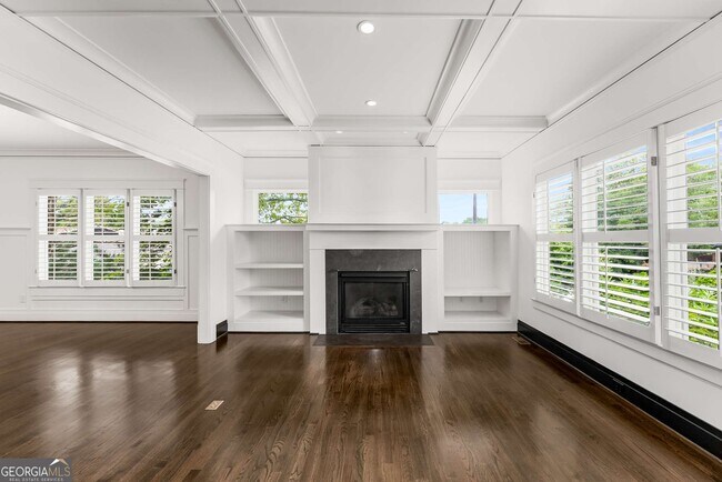 Building Photo - 546 Candler Park Dr NE