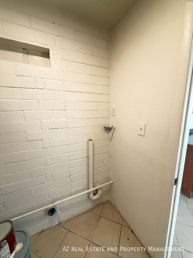 Building Photo - 4412 N 50th Ave