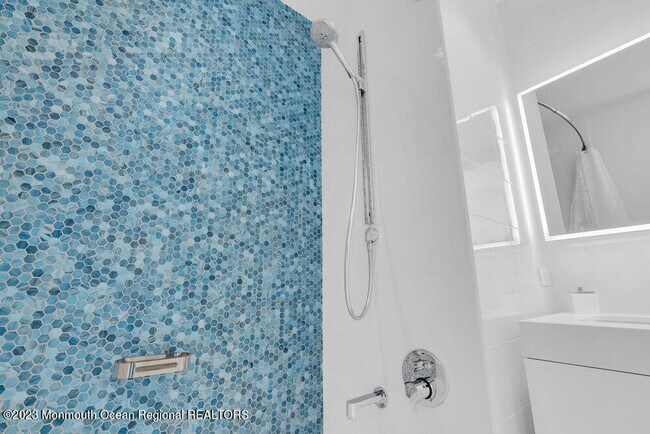 Building Photo - 1101 Ocean Ave N