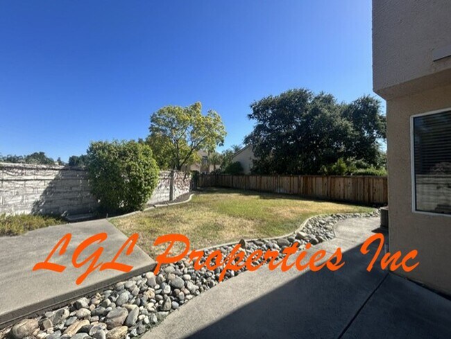 Building Photo - 4116 Woodwillow Ln