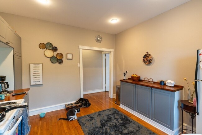 Building Photo - Melrose section 1 bed  very spacious