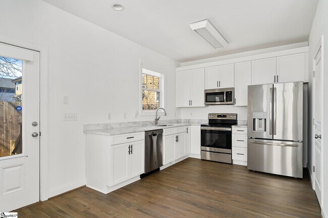 Building Photo - 309 Echols St
