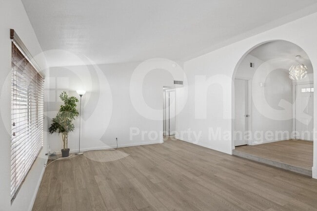 Building Photo - 9300 E Kalil Dr