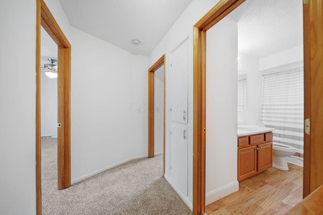 Building Photo - 921 Beechwood Rd