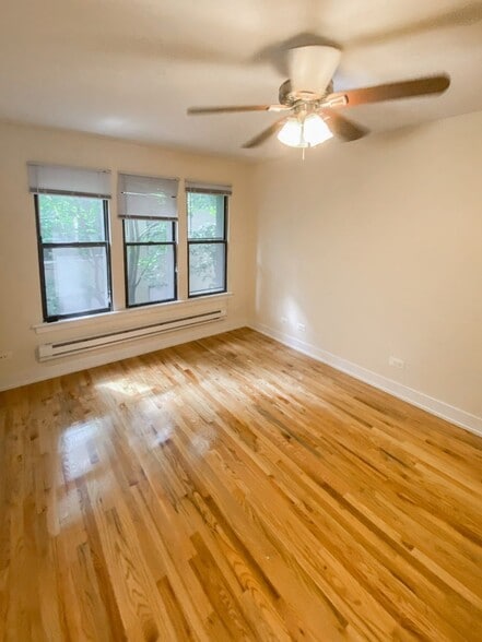 Building Photo - 627 W Melrose St