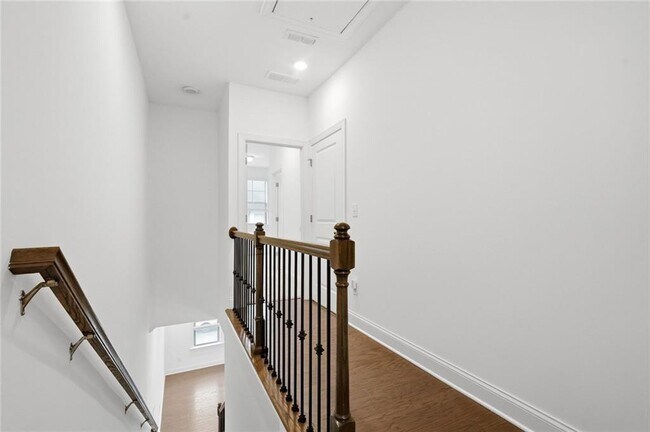 Building Photo - 2438 Figaro Dr