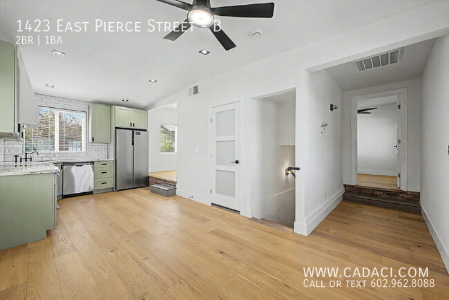 Building Photo - 1423 E Pierce St