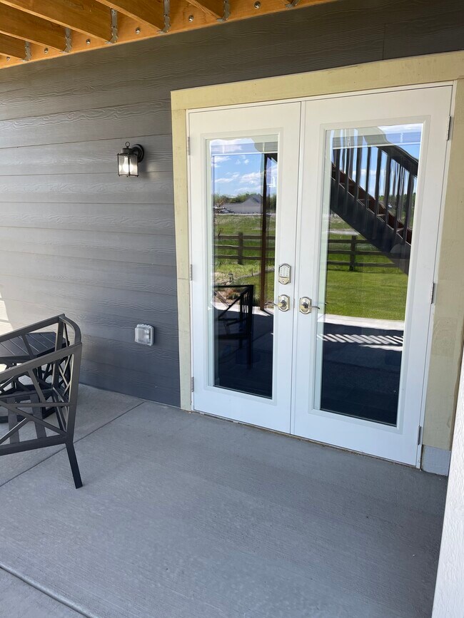 Building Photo - 5383 Homeward Dr