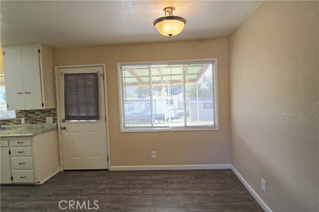 Building Photo - 1416 W Nicolet St