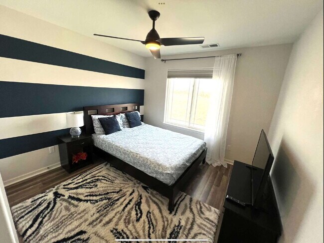 Building Photo - Beautiful 4 Bedroom/2.5 Bath Home *AVAILABLE MAY 15th*