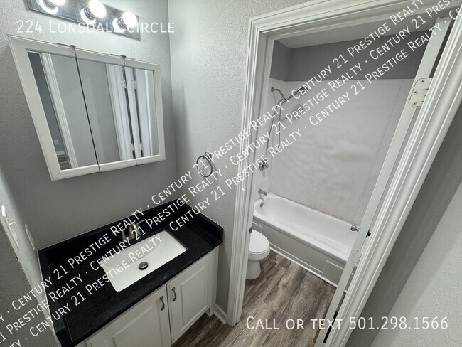 Building Photo - 224 Lonsdale Cir