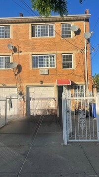 Building Photo - 106-15 155th St