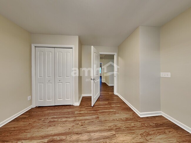 Building Photo - 298 Scarlett Ln