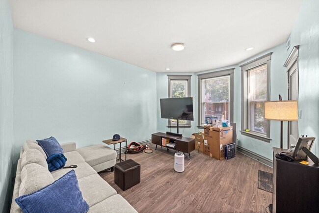 Building Photo - 4104 W 24th Pl