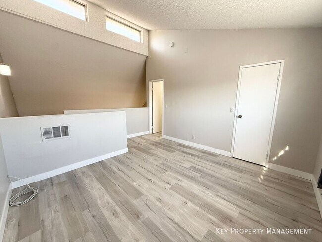 Building Photo - 5187 Garden Ln