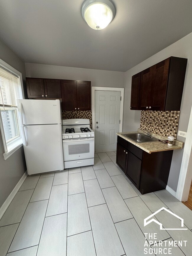 Building Photo - 4031 W Melrose St