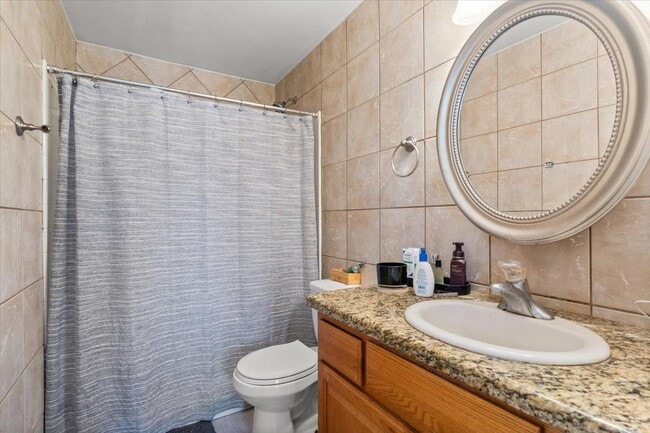 Building Photo - 535 W 19th St