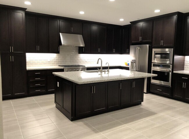 Building Photo - Spacious 4BD/3.5BA Two-Story Home in Mount...