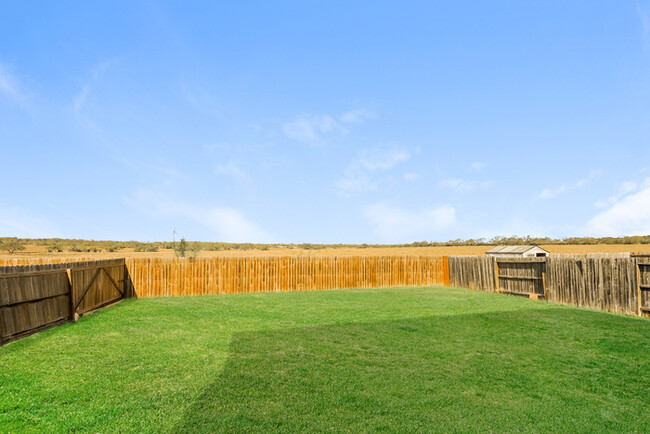 Building Photo - Inviting Multi-Level Home in San Antonio, TX